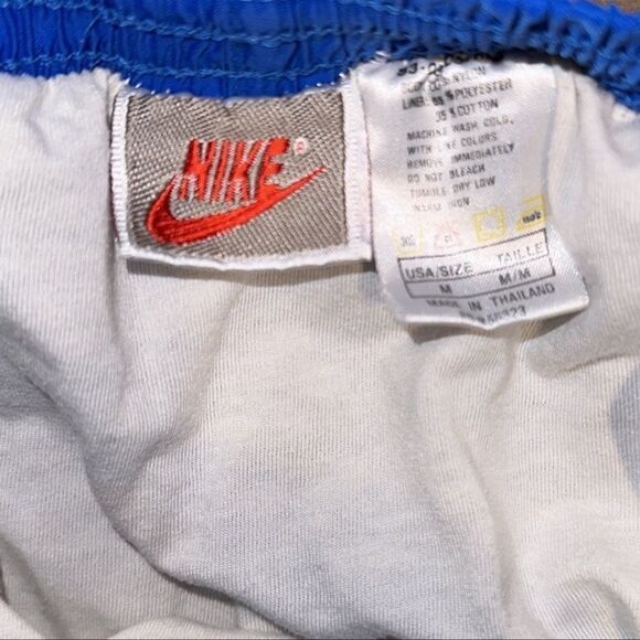 Vintage Nike Ladies Shorts - Picture 3 of 4